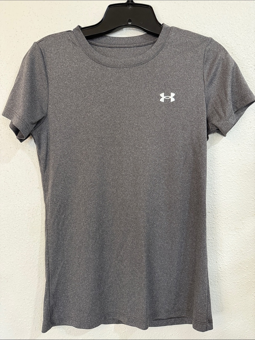Under Armour Women's Heather Charcoal Short Sleeve Performance Tee
